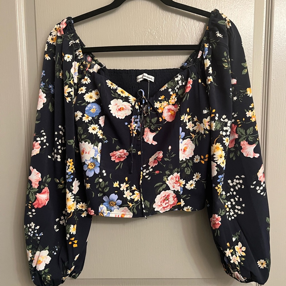 Abercrombie and fitch lace up crop top